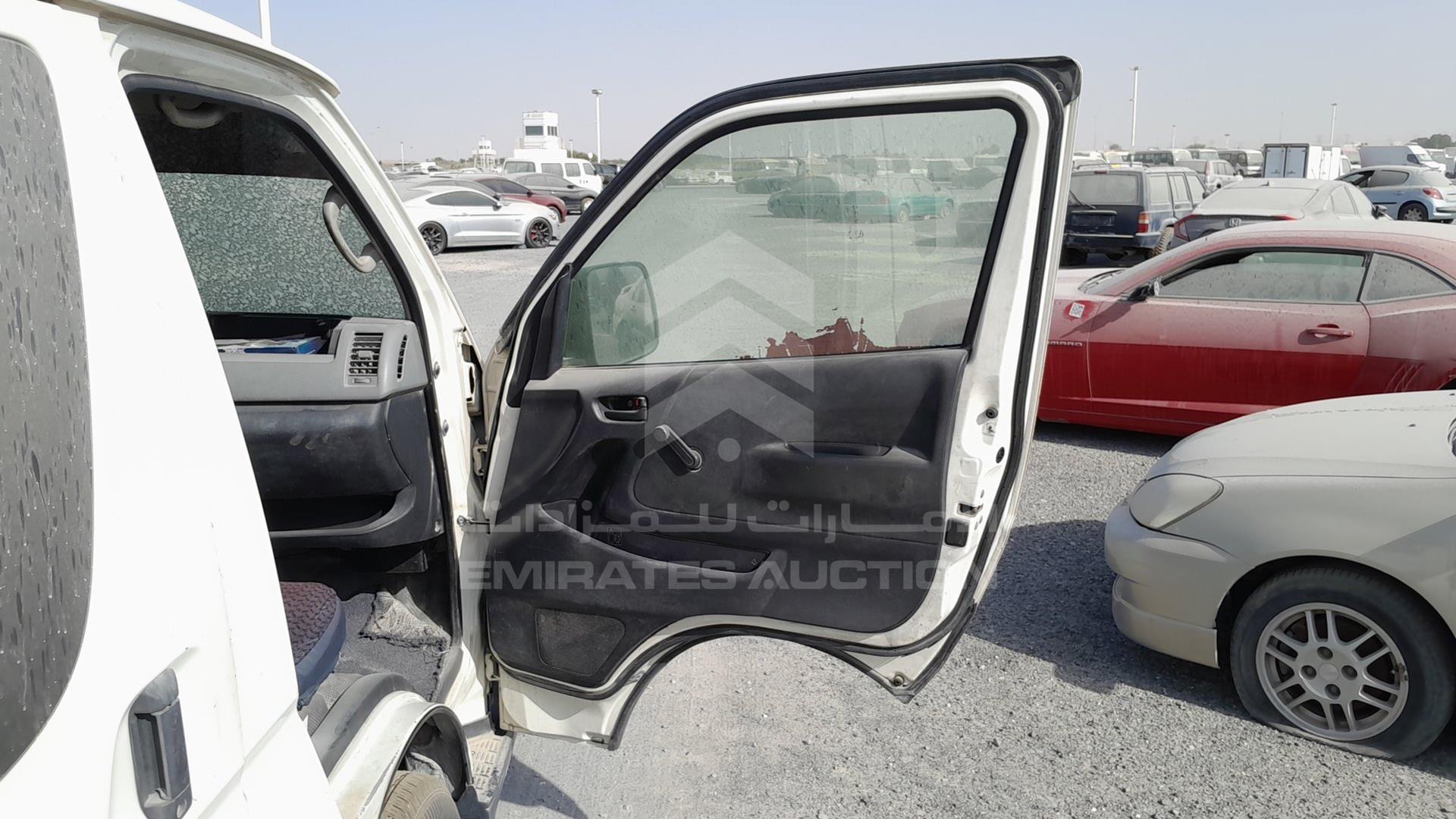 2011 TOYOTA HIACE VIN: JTGJX02P5B5022045