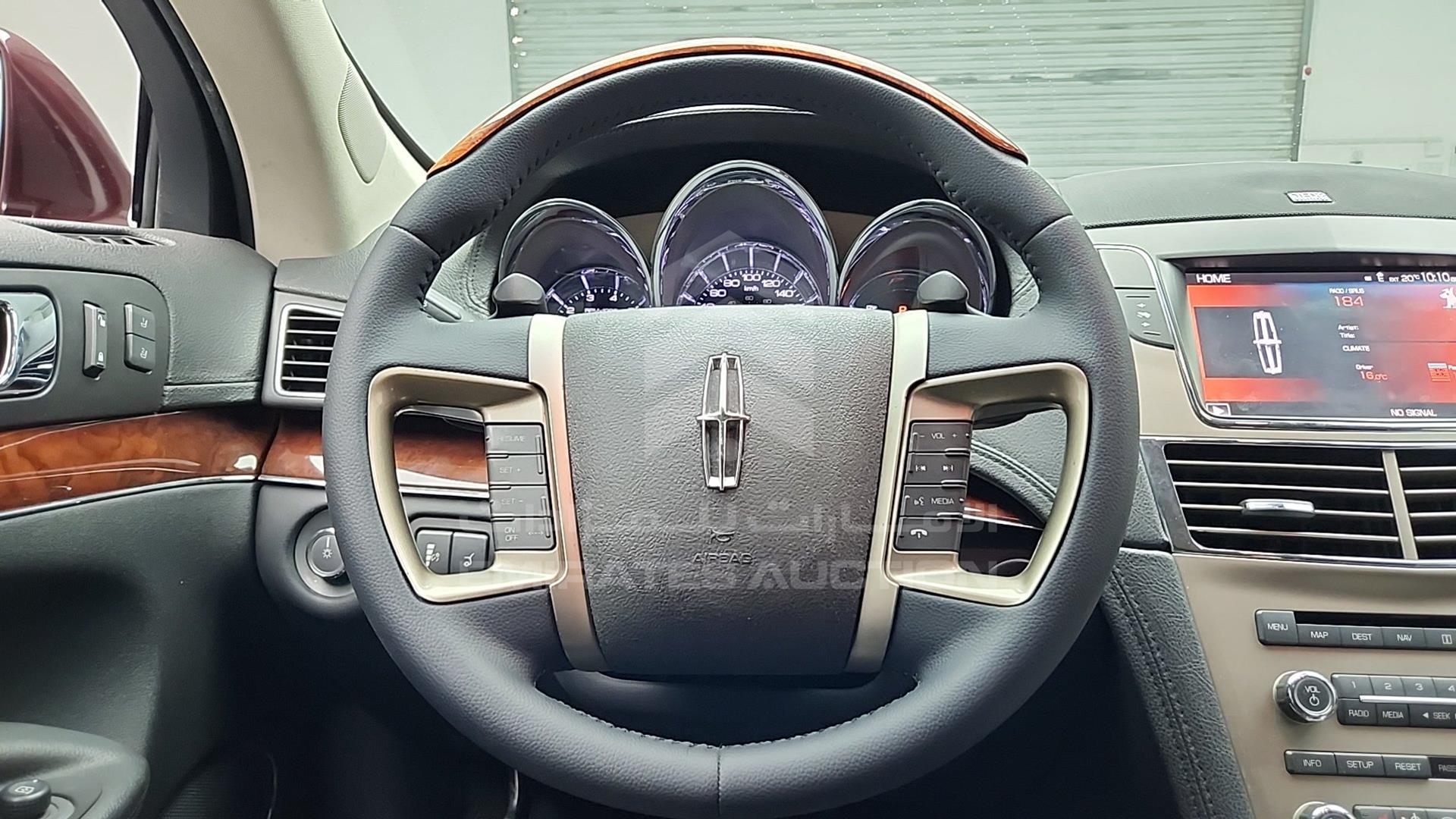 2011 LINCOLN MKT VIN: 2LMHJ5AT8BBJ52048