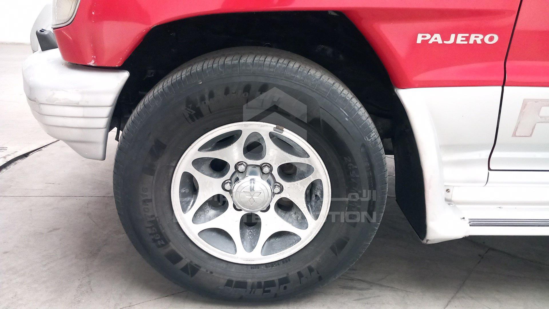 1999 MITSUBISHI PAJERO VIN: JMYORV230XJ000272