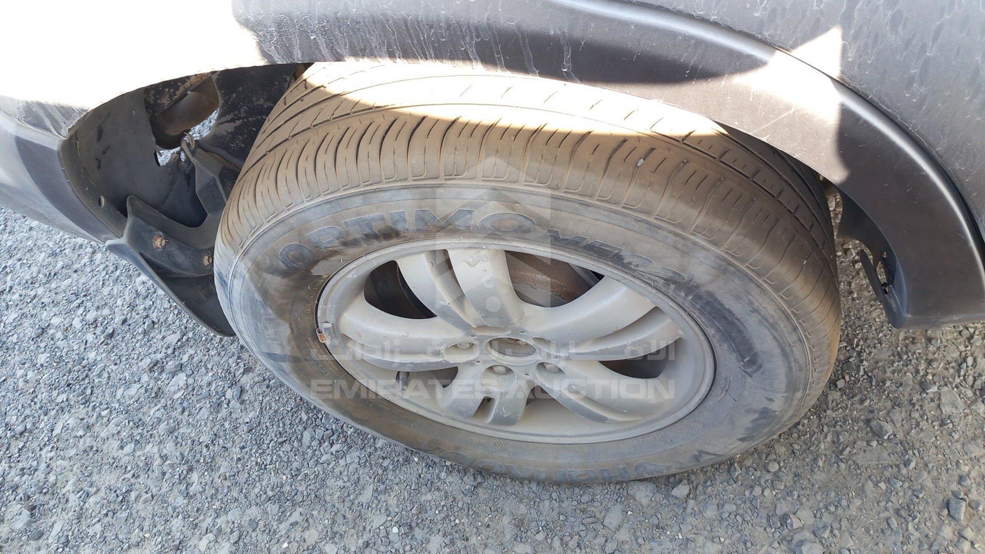 2005 HYUNDAI TUCSON VIN: KMHJM81D85U123274