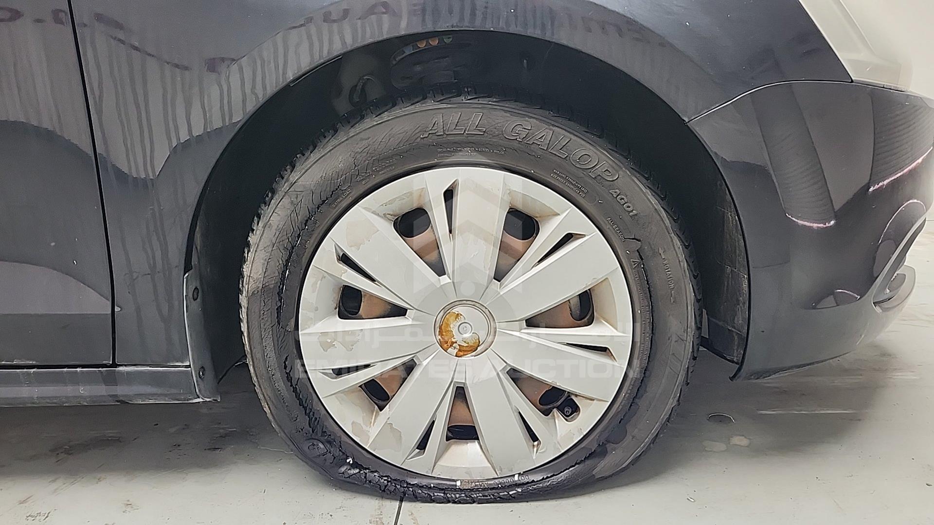2015 VOLKSWAGEN JETTA VIN: WVWRV1AJXFM200939