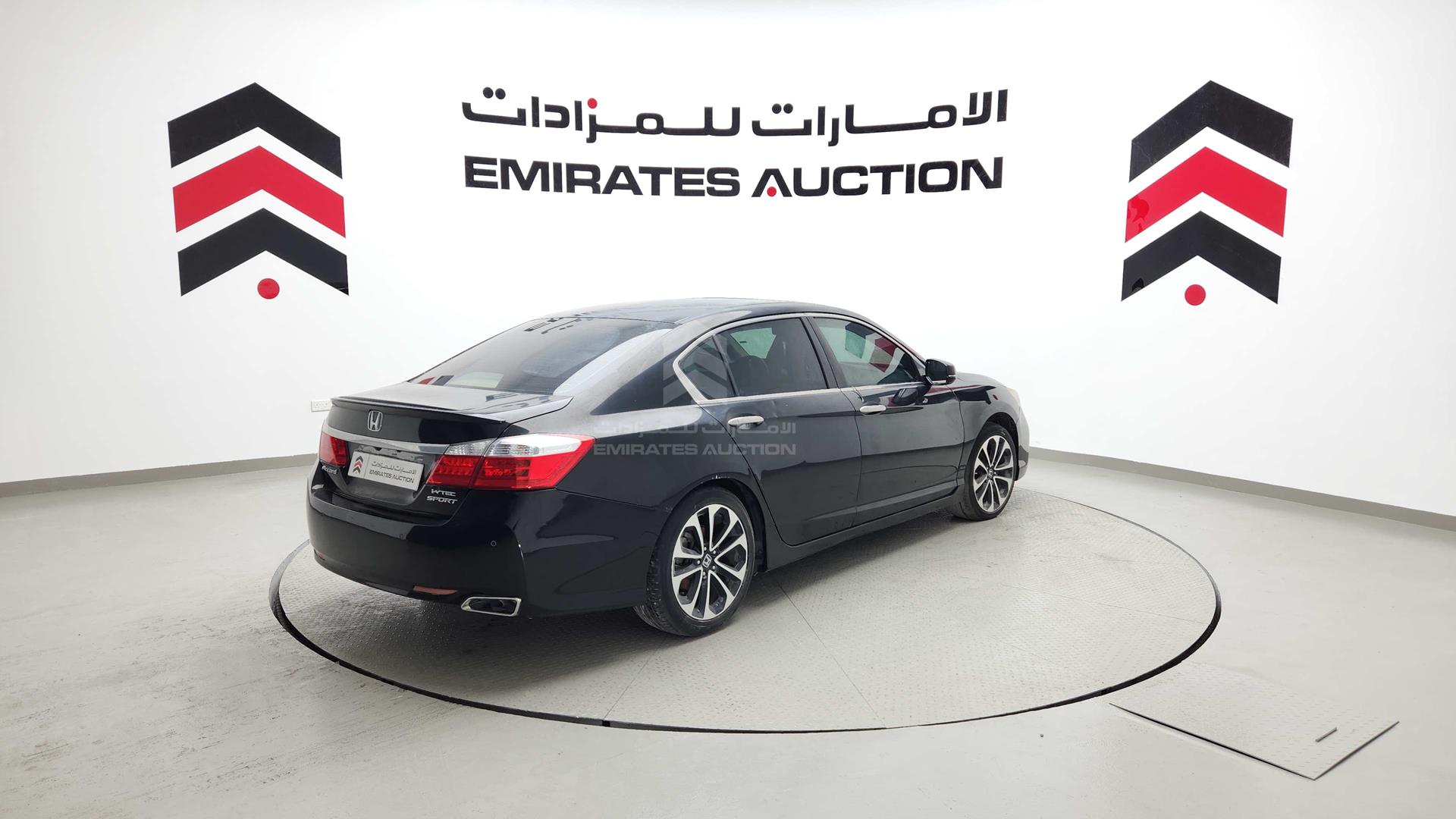 2016 HONDA ACCORD VIN: LUCCR2646G3408144