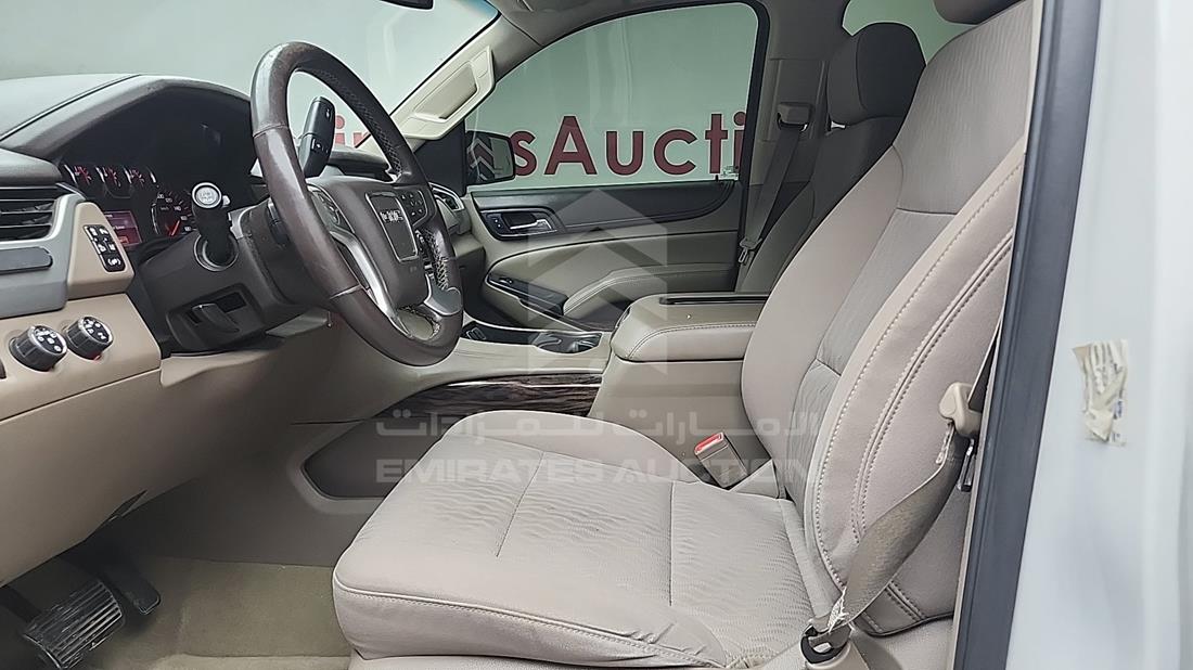 2015 GMC Yukon — Front Left Driver Seat View — Photo 12