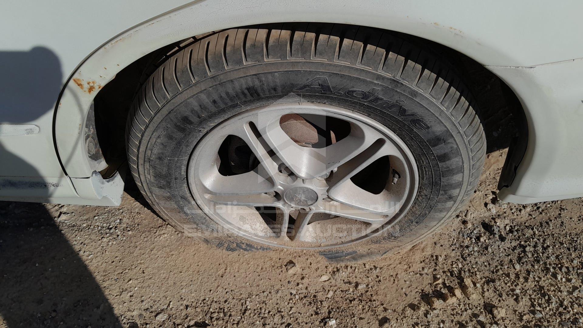 2002 MITSUBISHI MAGNA VIN: 6MMBP47P72T004469