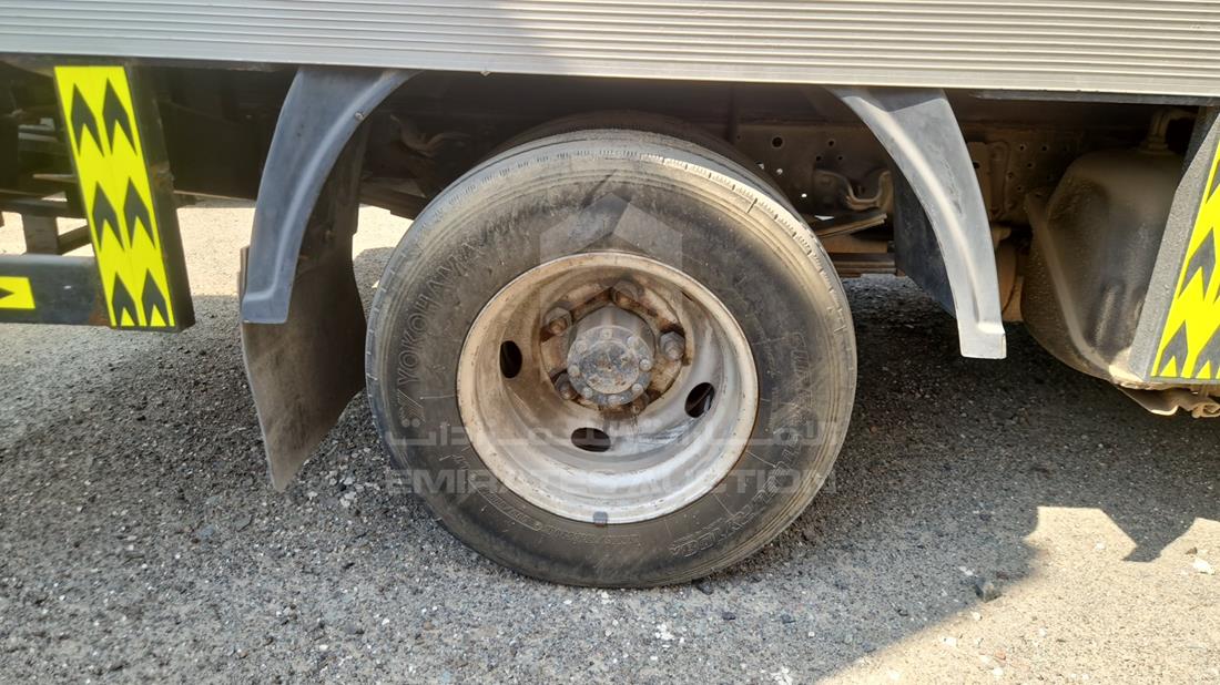 اسوزو بيك - اب 2014 — الباب الخلفي الأيمن — صورة 29