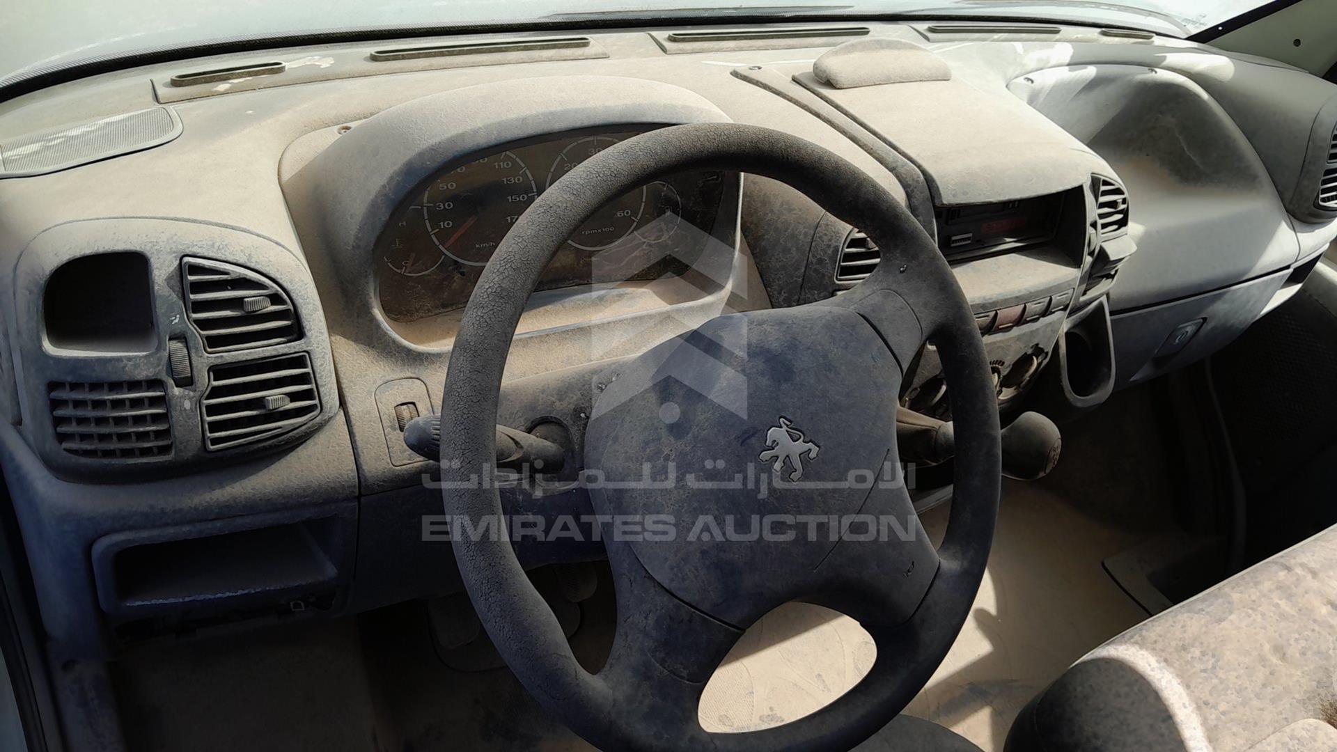 2001 PEUGEOT --- VIN: VF3ZAAMFA17648239