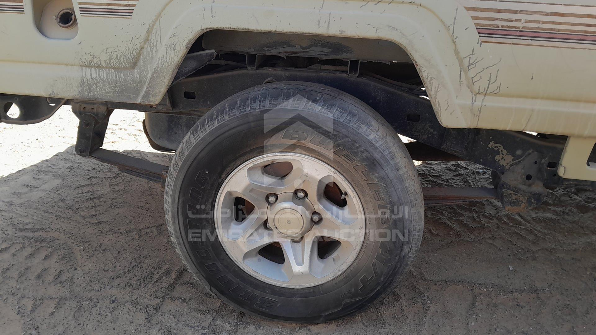 2007 TOYOTA LAND CRUISER VIN: JTFLJ73JX76036221