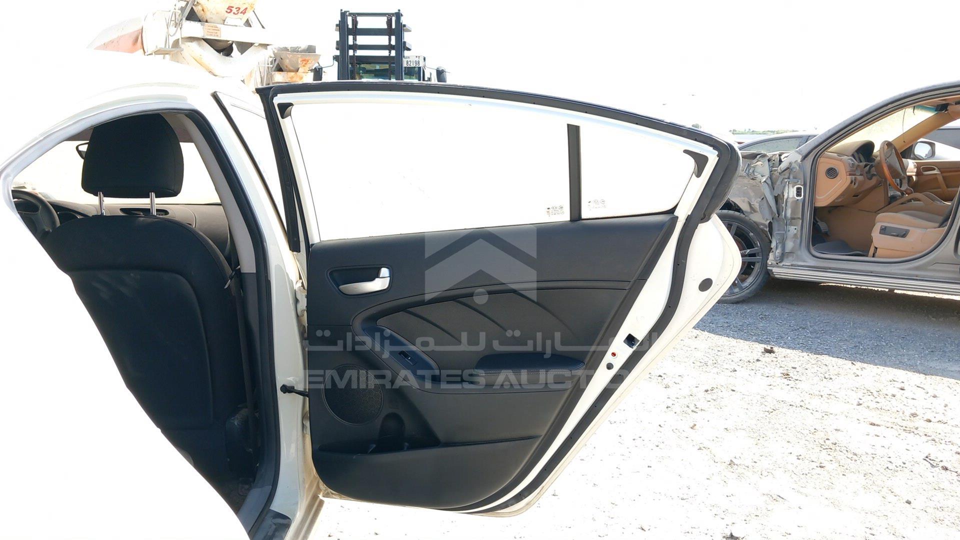 2013 KIA CERATO VIN: KNAFK4111D5806888