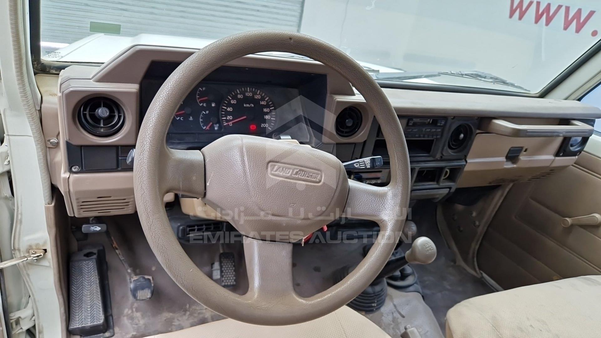 2004 TOYOTA LAND CRUISER VIN: JTFLJ71J348007713
