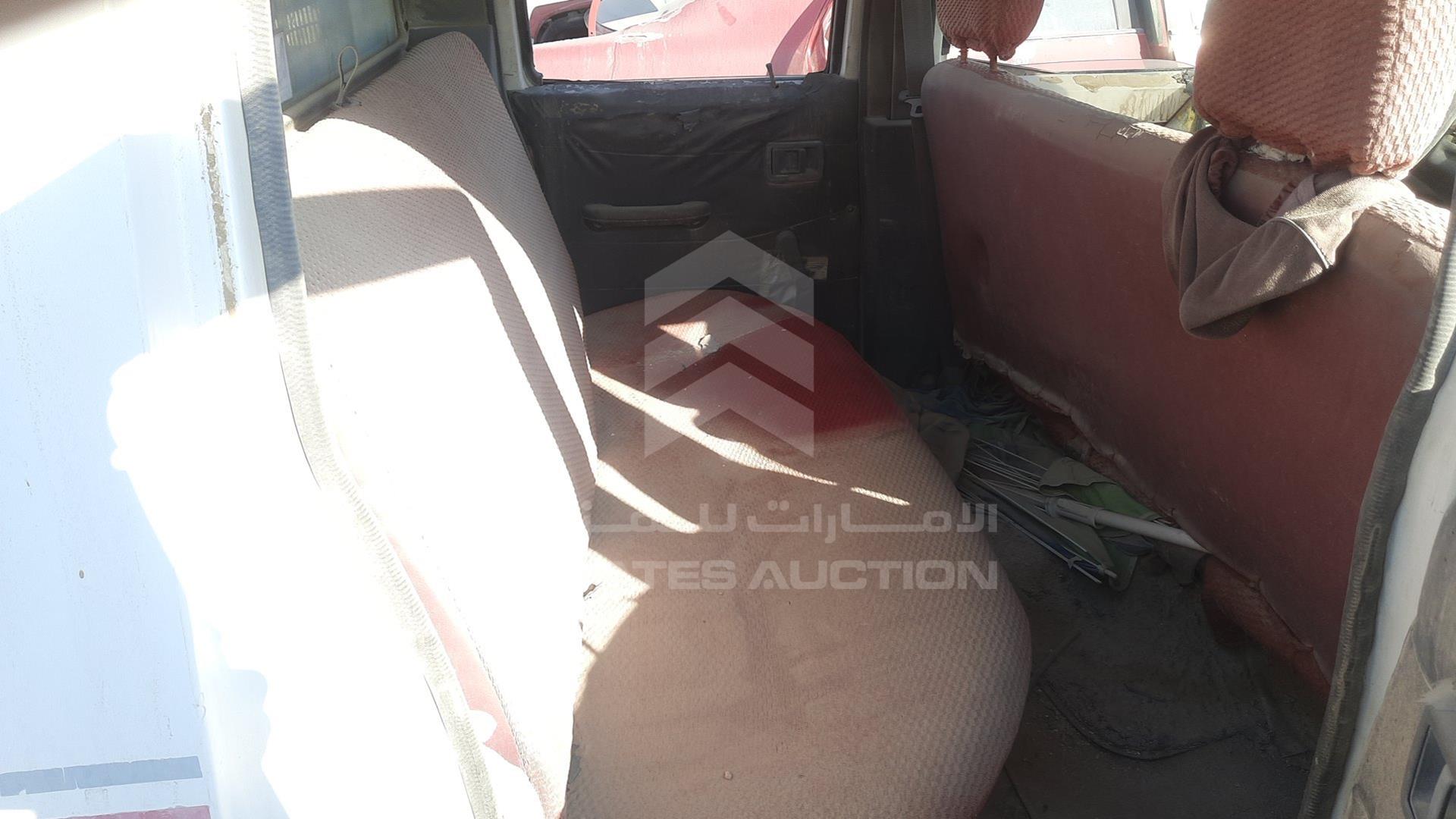 0 NISSAN PICKUP VIN: JN1CBUD21Z0450403