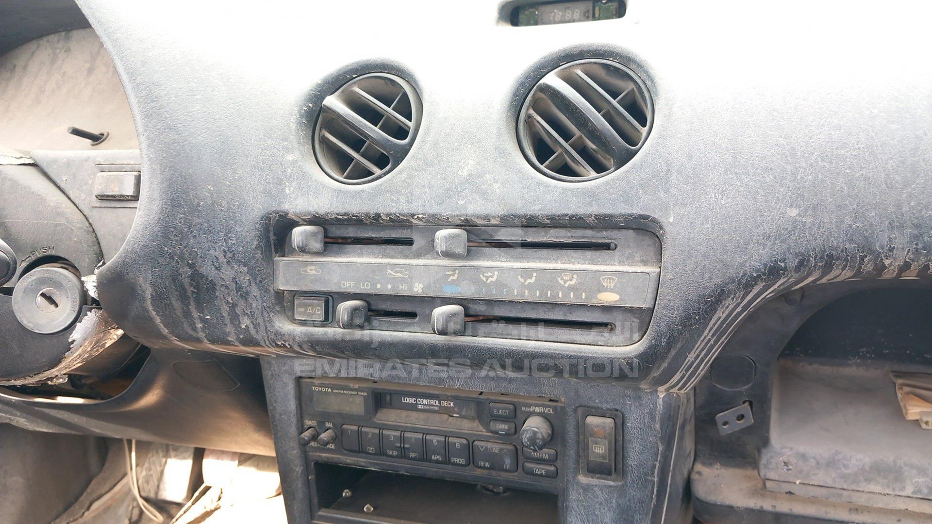 0 TOYOTA --- VIN: EL400028584