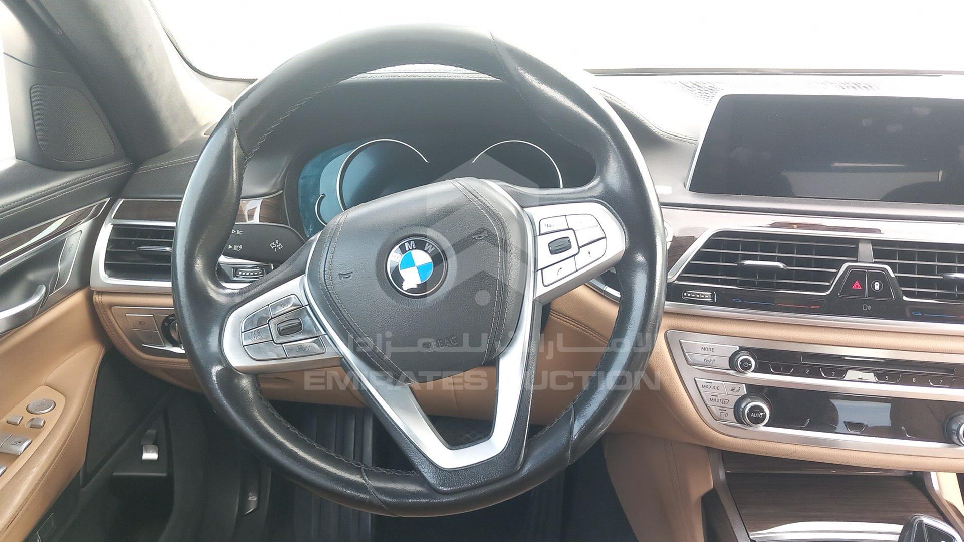 2016 BMW 730 VIN: WBA7E010XGG560458