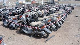 20 Scooter - Scrap without document — Rear Left Angle — Photo 6 — Thumbnail