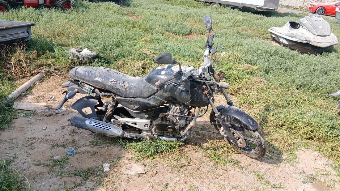 Bajaj Pulsar — Front Right Angle — Photo 10