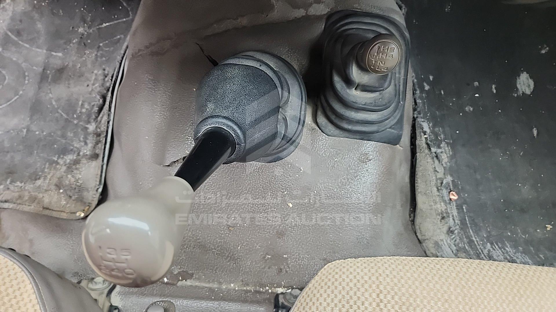 2000 TOYOTA LAND CRUISER VIN: JTFLJ71J6Y8000633