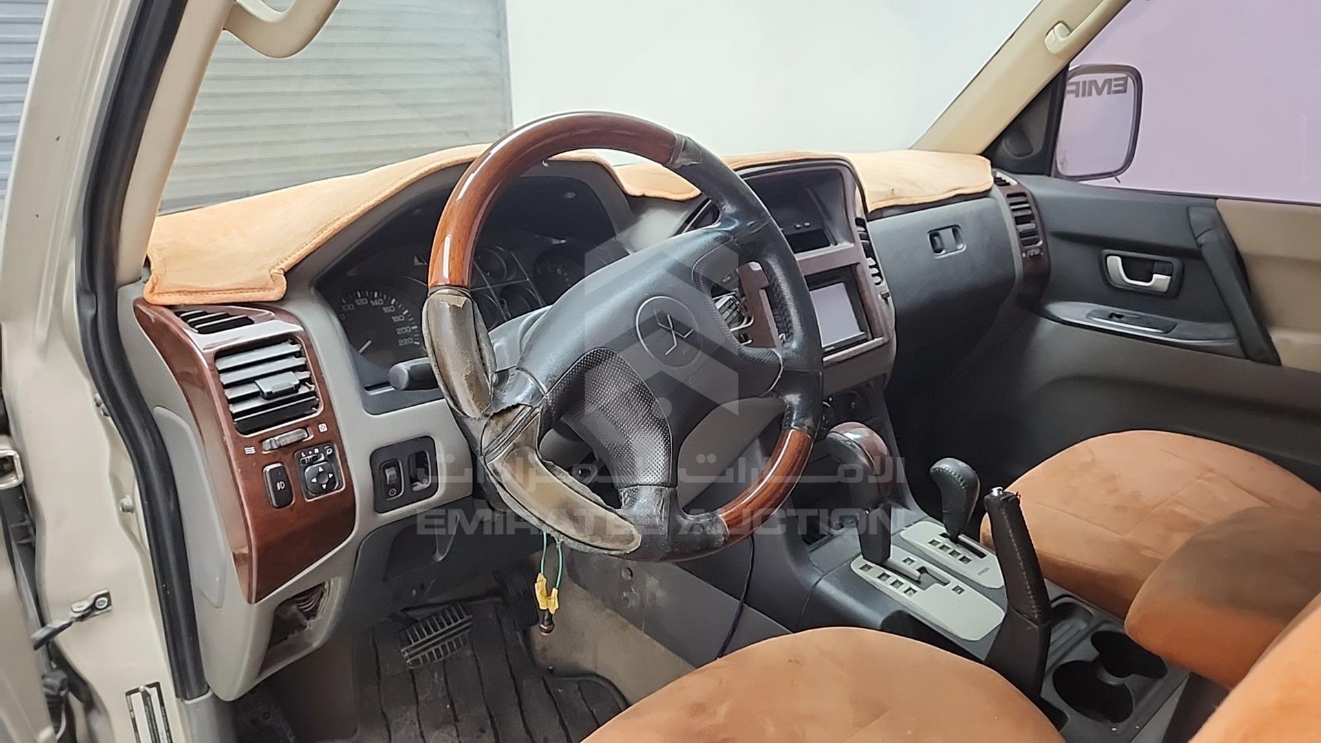 2007 MITSUBISHI PAJERO VIN: JMYLRV73W7J700766