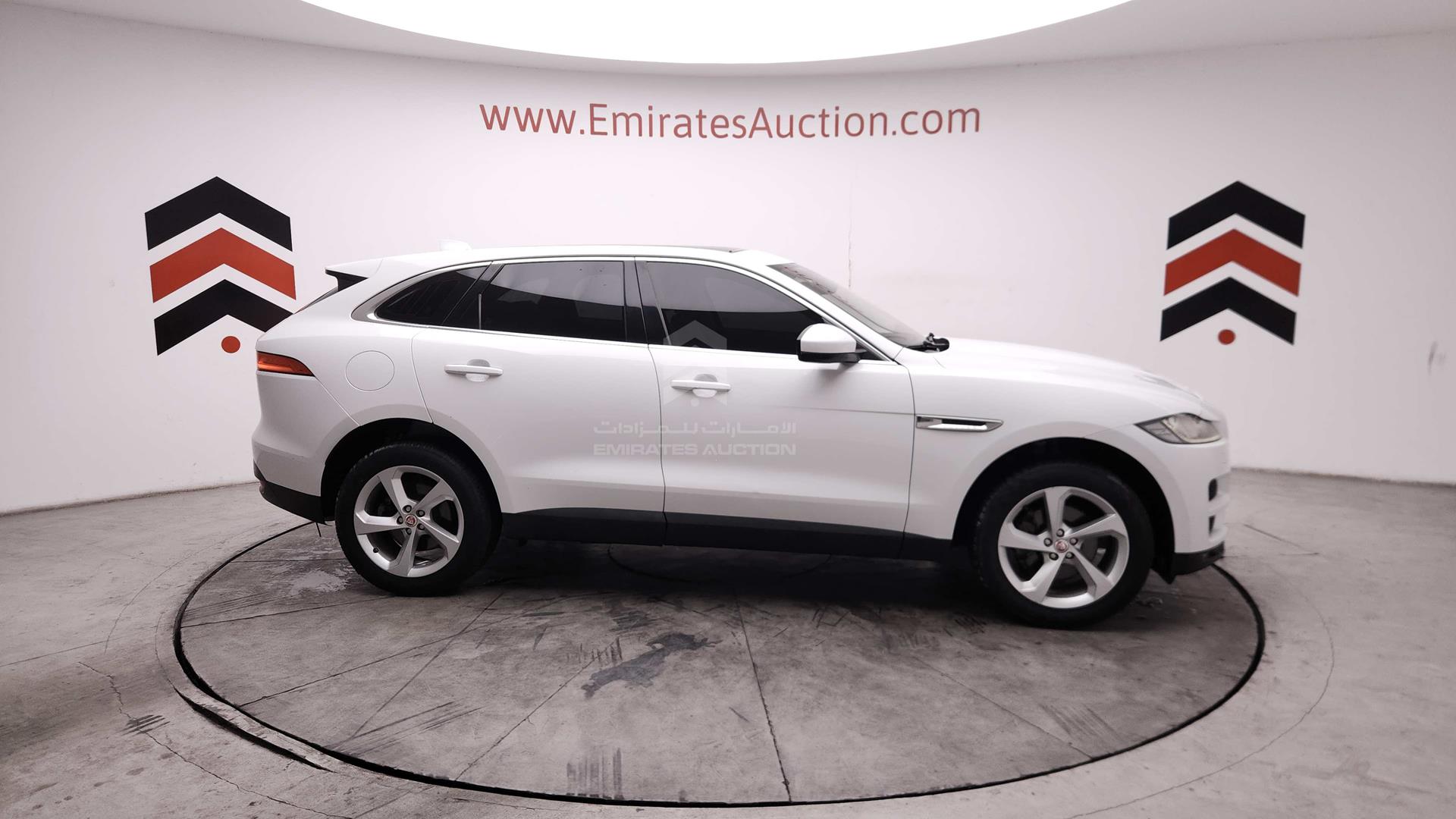 2018 JAGUAR F-PACE VIN: SADCA2BX6JA277882