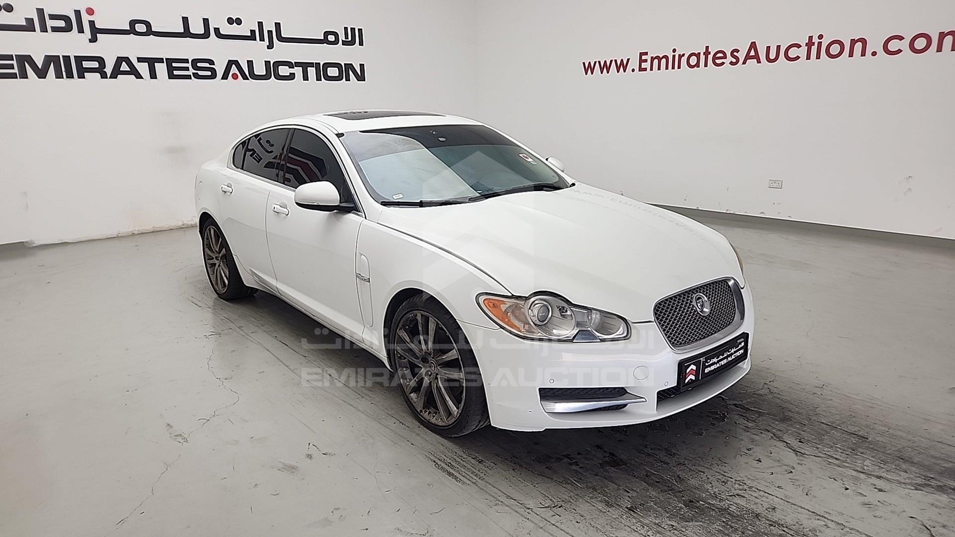 2011 JAGUAR XF VIN: SAJAA07DXBFR83989