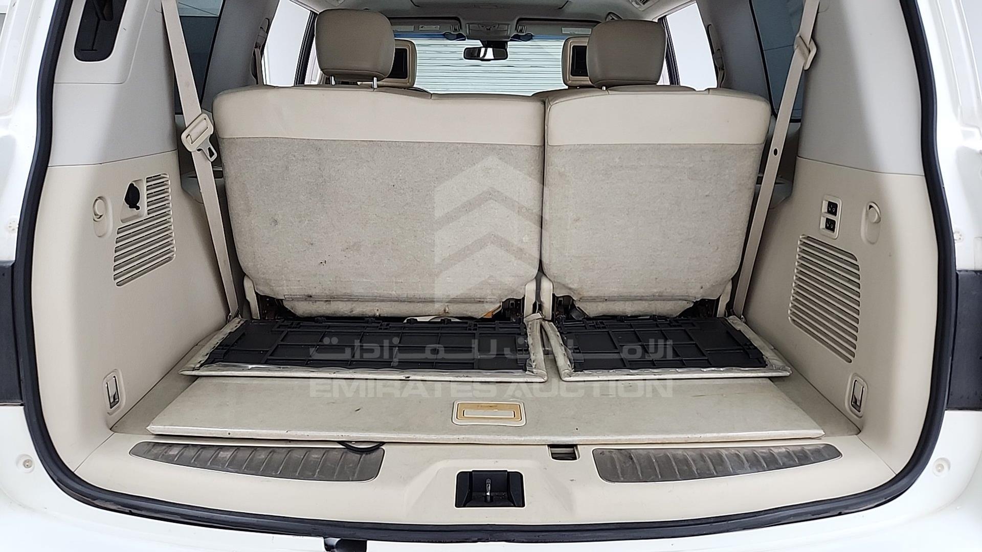 2011 INFINITI QX56 VIN: JNRAZ25Y4B9000148