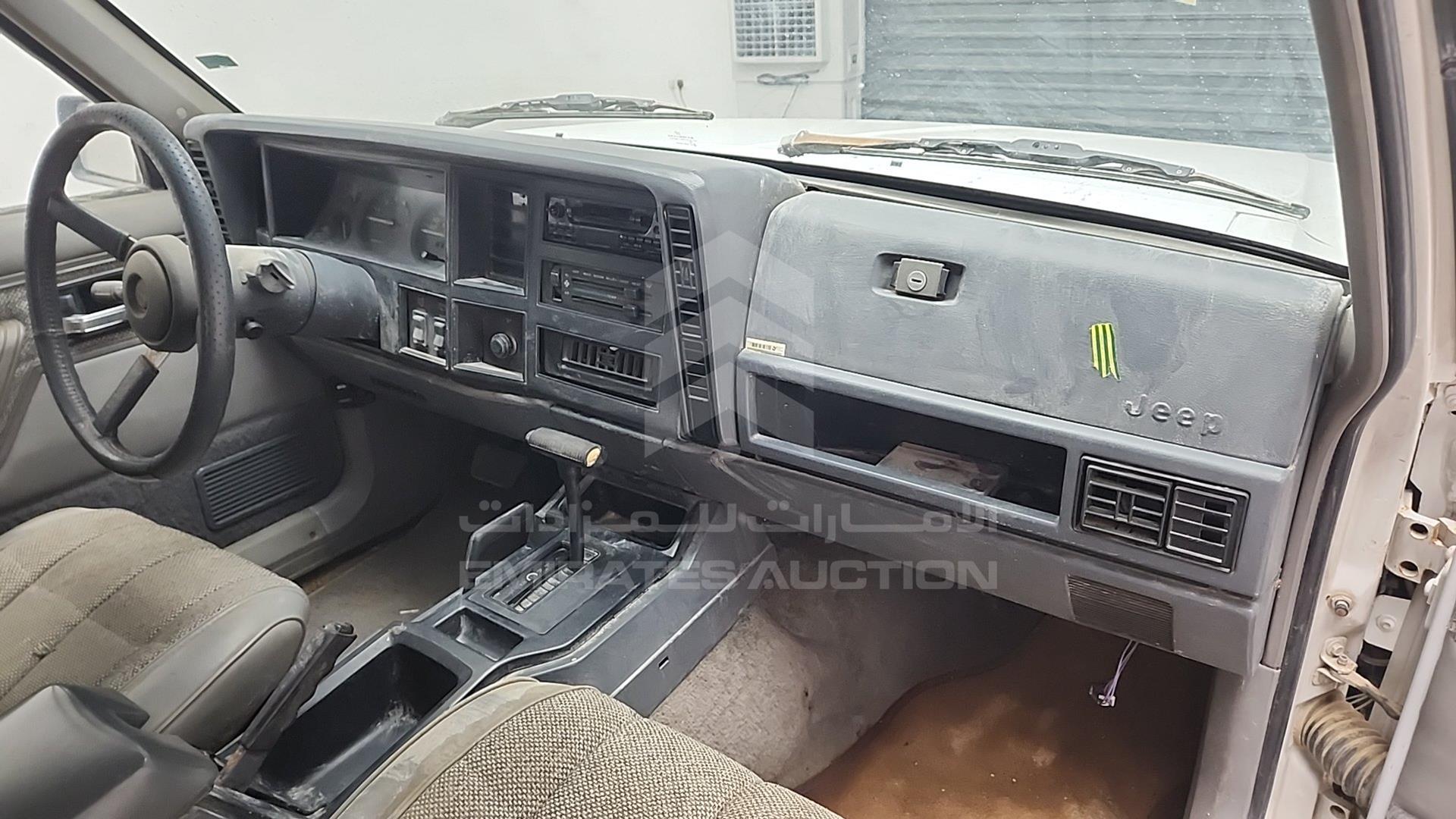 1994 JEEP CHEROKEE VIN: 1J4FJ28V1RL117420