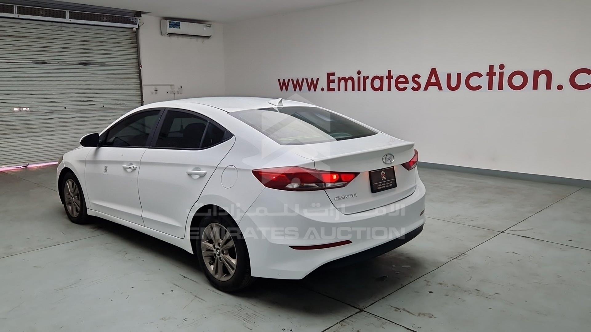 2017 HYUNDAI ELANTRA VIN: 5NPD84LF6HH058582