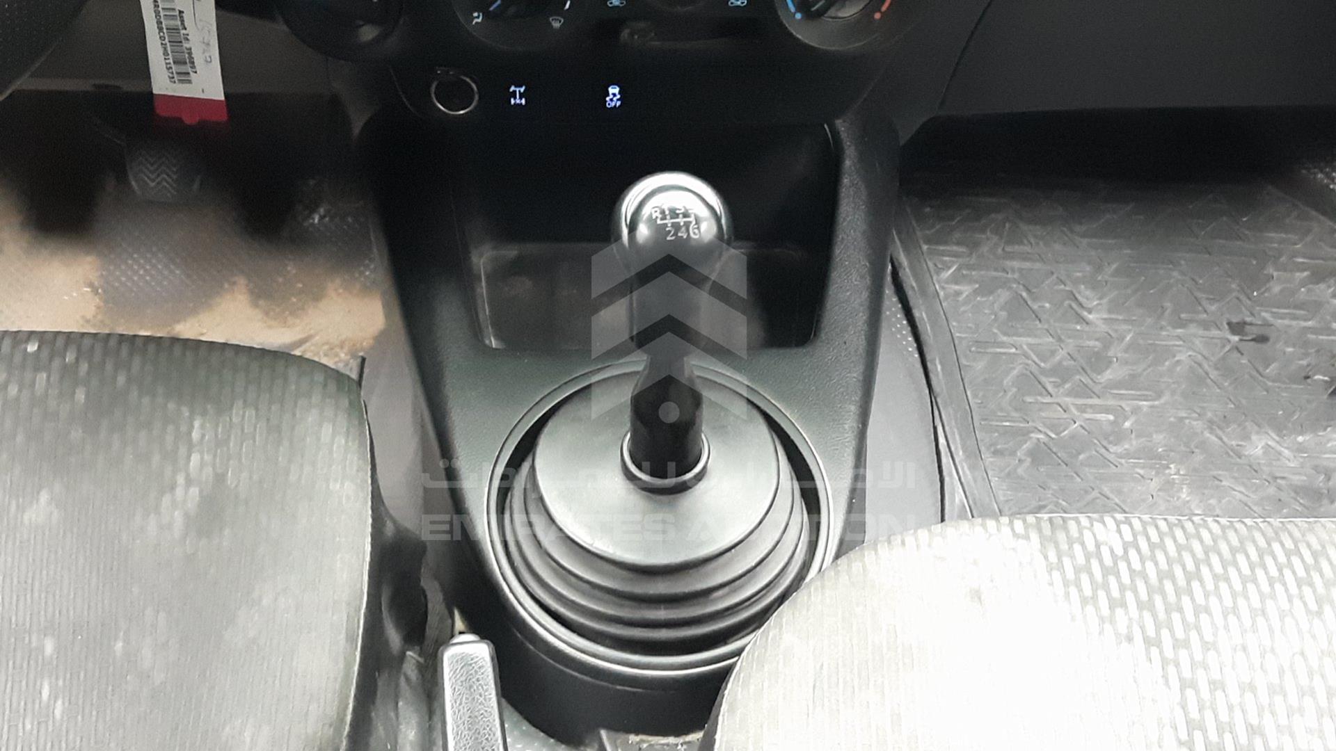 2017 TOYOTA HILUX VIN: MR0DB8CD2H0115737