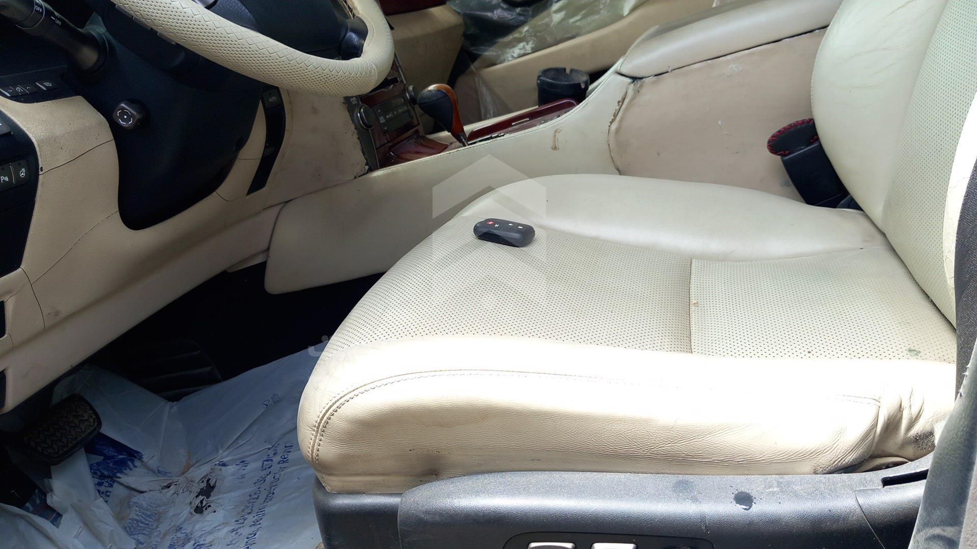 2008 LEXUS --- VIN: JTHBL46F685066911
