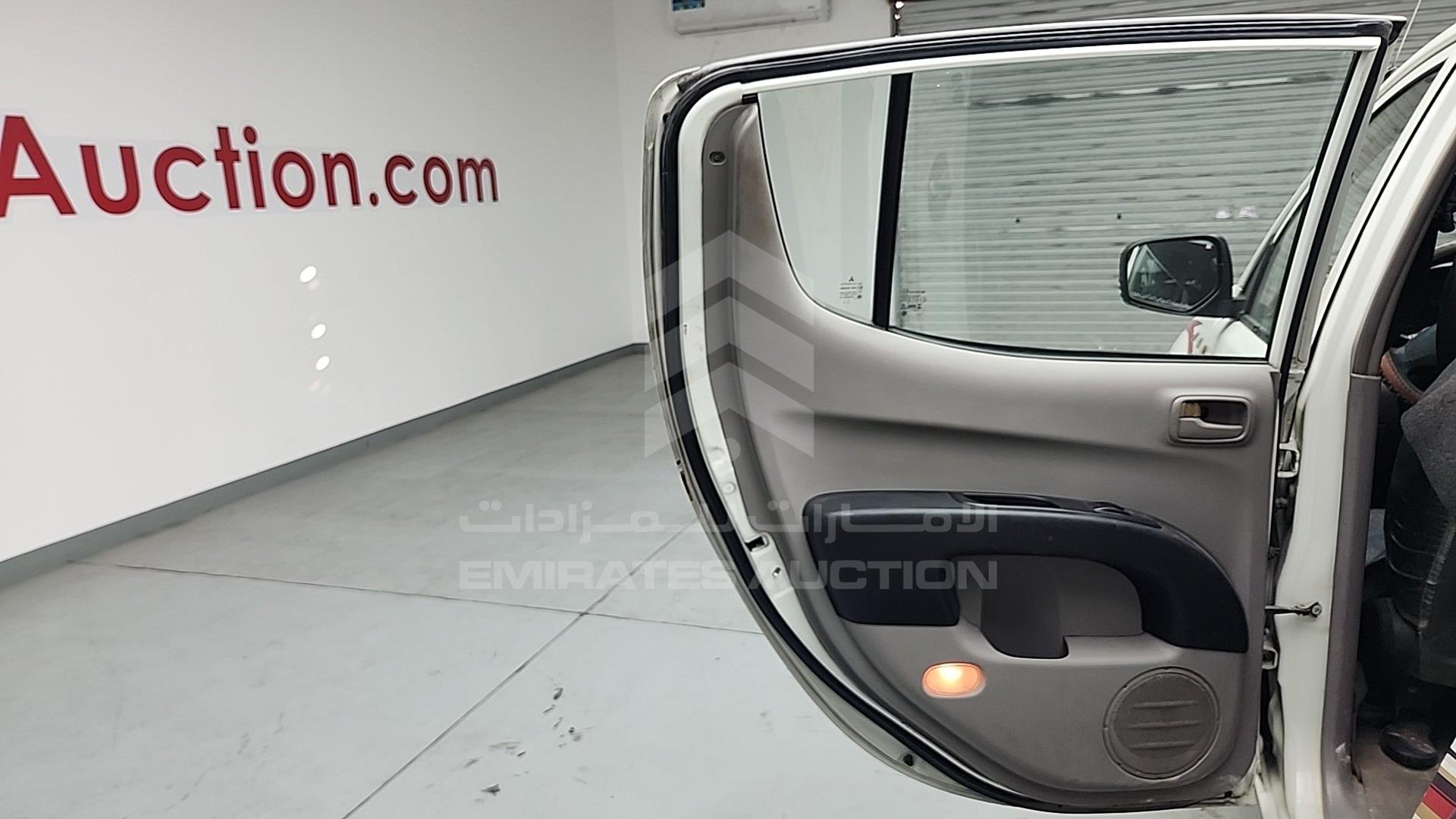 2012 MITSUBISHI L 200 VIN: MMBJNKA40CD053877