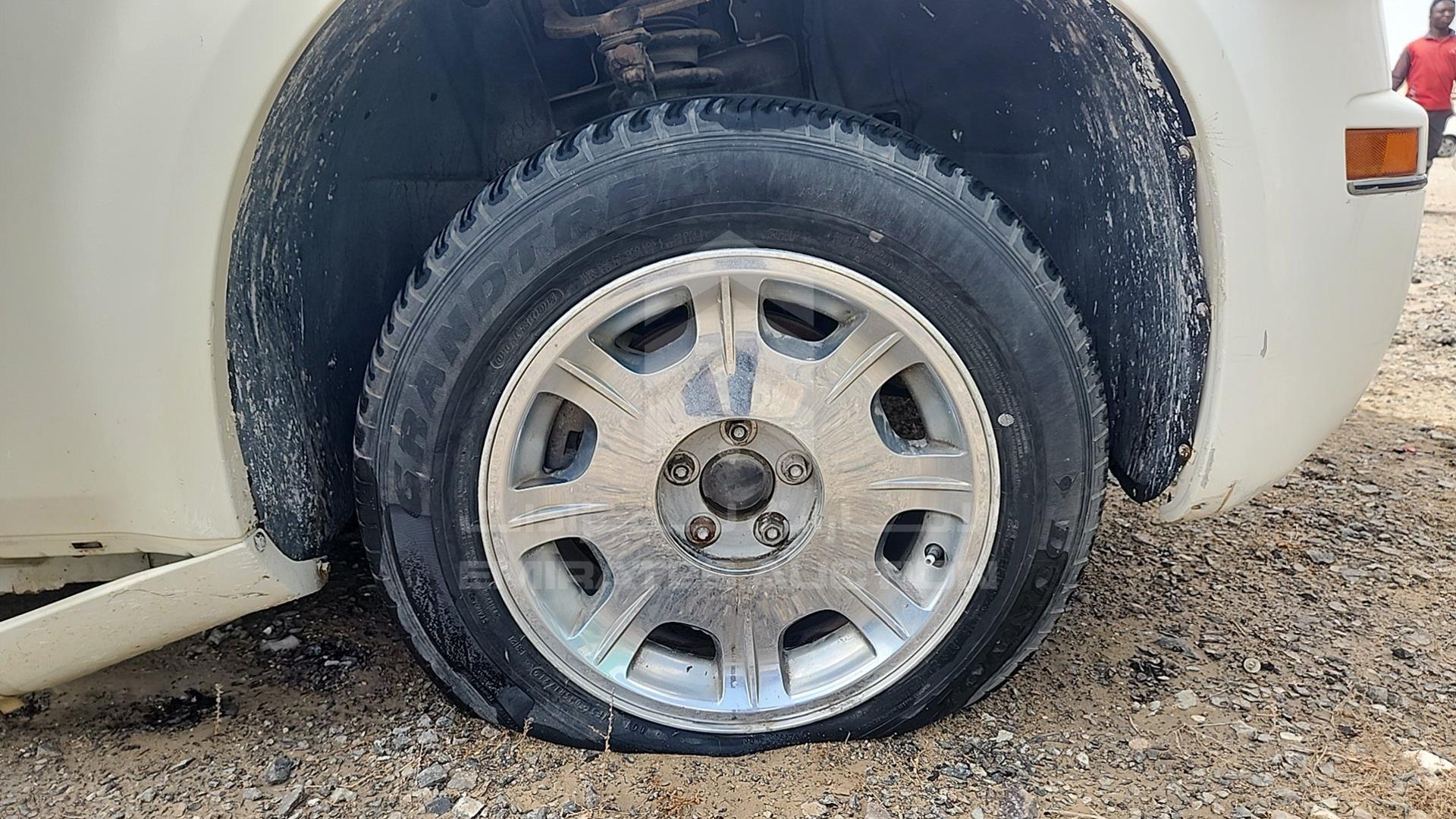 2005 CHRYSLER 300 VIN: 2C3AA53G15H506290