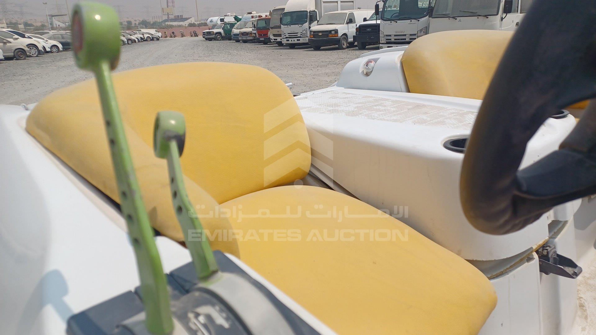 0 BOAT + TROLLEY --- VIN: JPMLIT0010236B