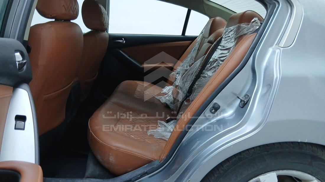 نيسان التيما 2009 — زاوية الراكب الخلفي اليسرى — صورة 24