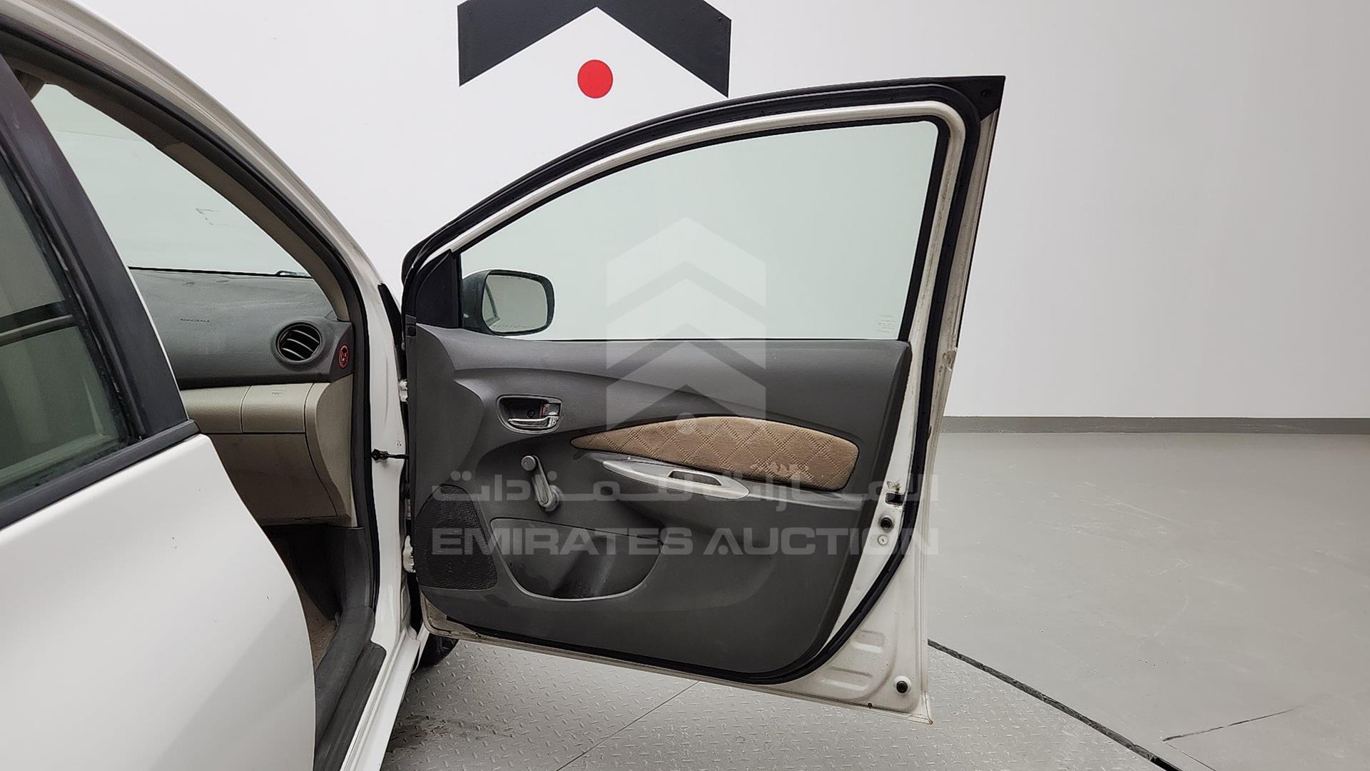 2010 TOYOTA YARIS VIN: JTDBW9237A1193939