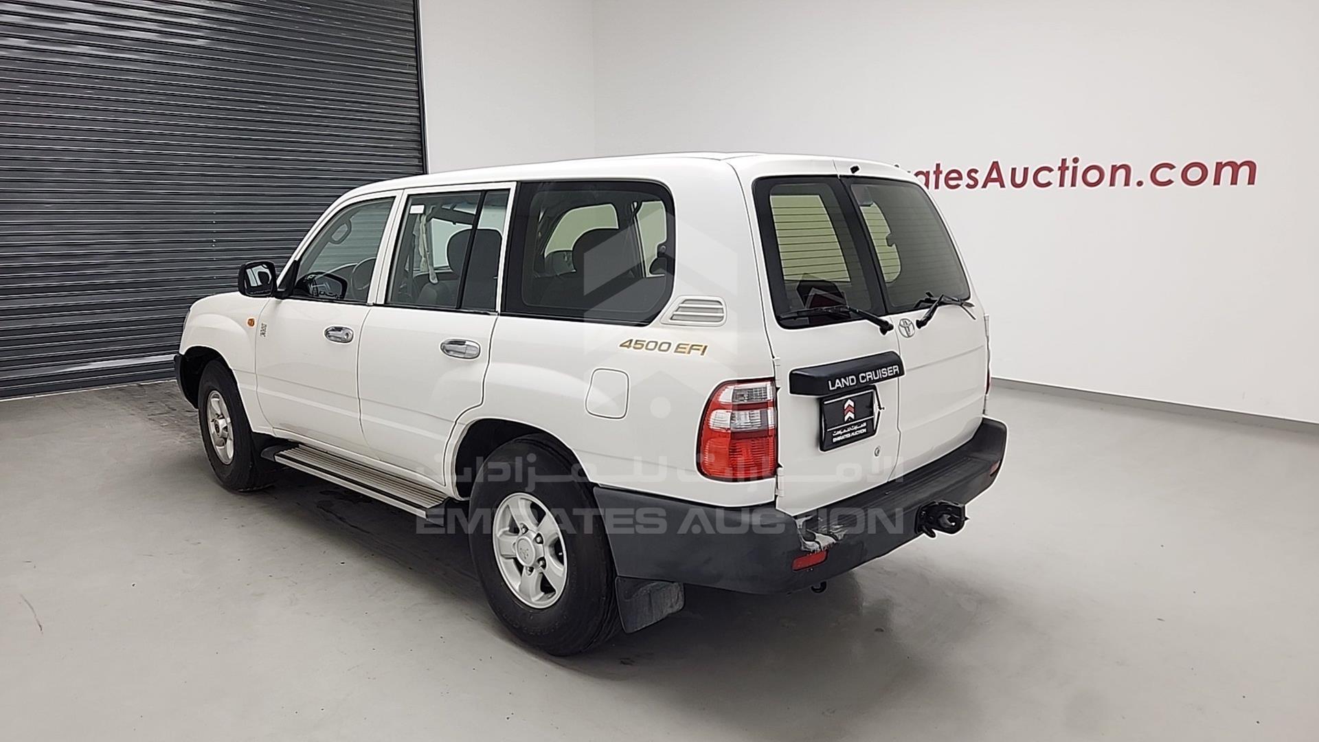 2002 TOYOTA LAND CRUISER VIN: JTGHJ01J723001920