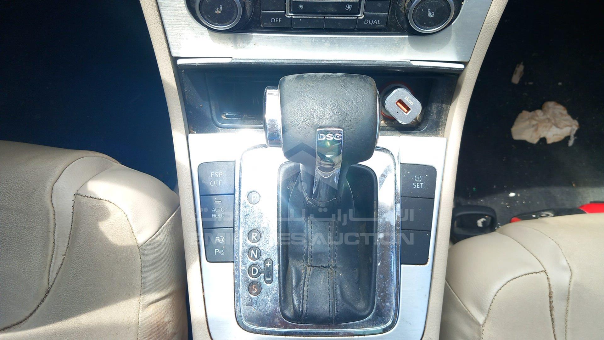 2011 VOLKSWAGEN PASSAT VIN: WVWBP13C1BP001328