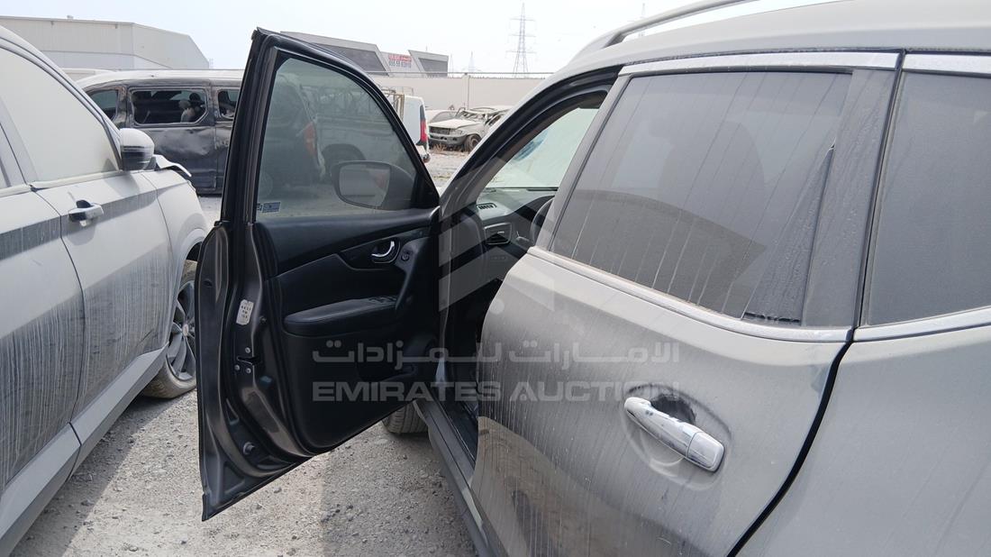 2020 Nissan Rogue — Front Left Door — Photo 10