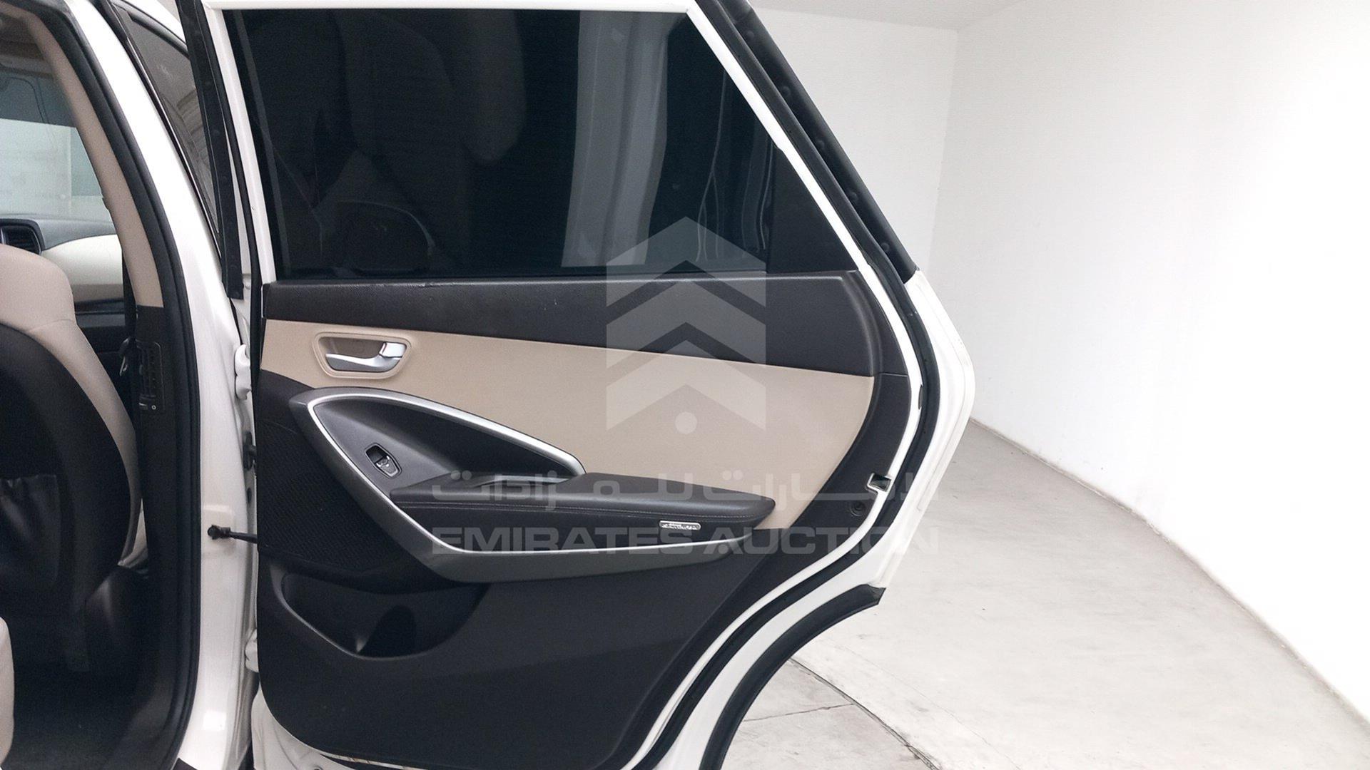 2016 HYUNDAI SANTA FE VIN: KMHSN81EXGU114119