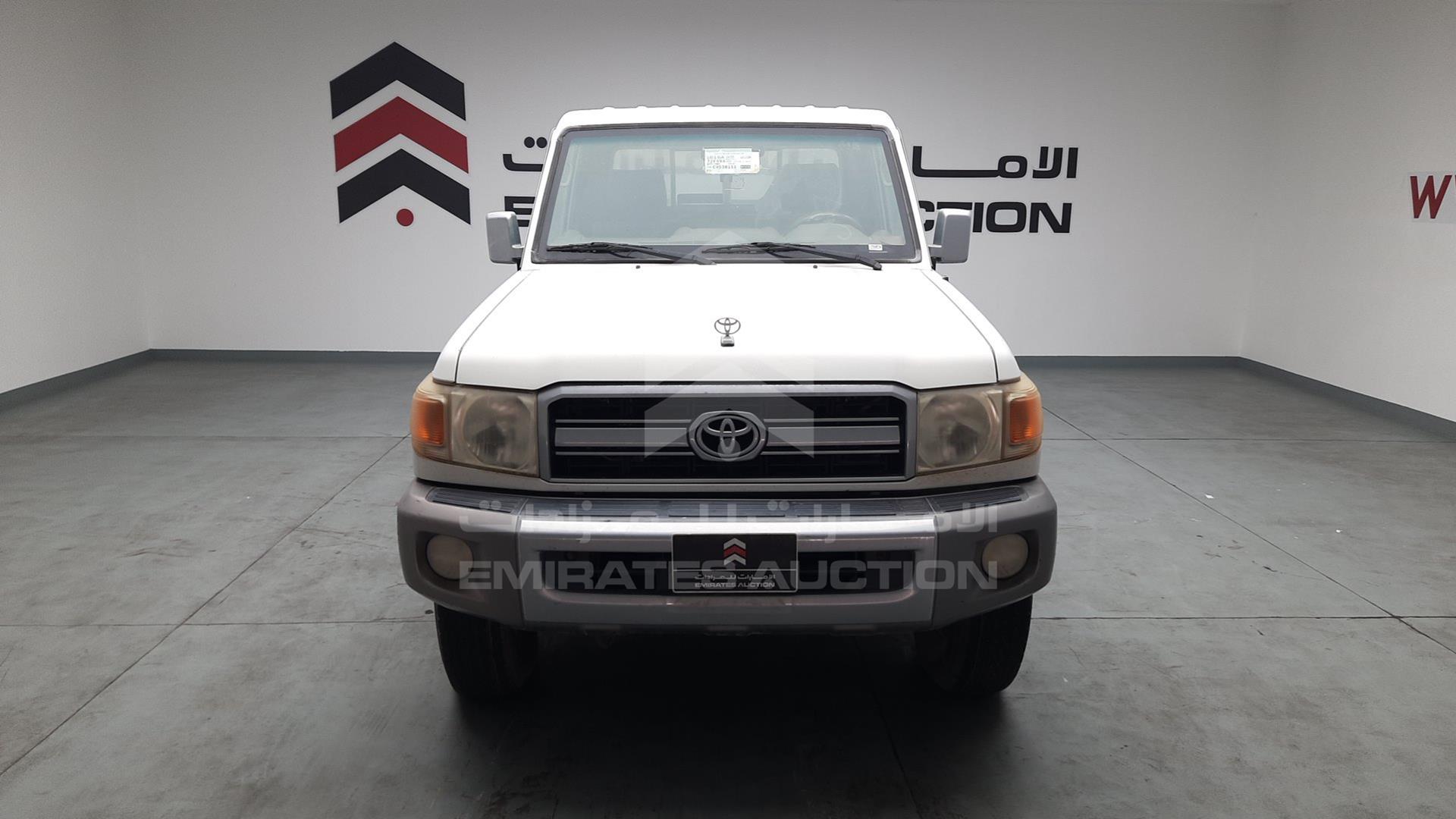 2012 TOYOTA LAND CRUISER VIN: JTFLU73J1C4530111