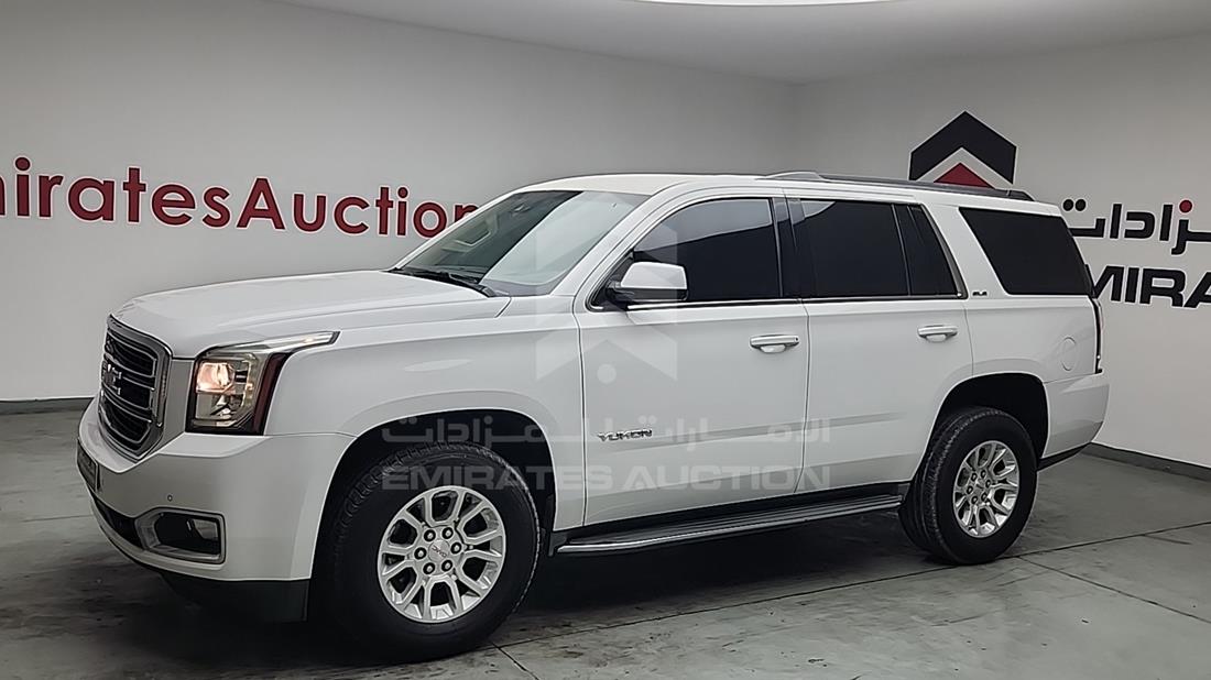 2015 GMC Yukon — Front Left Angle — Photo 5