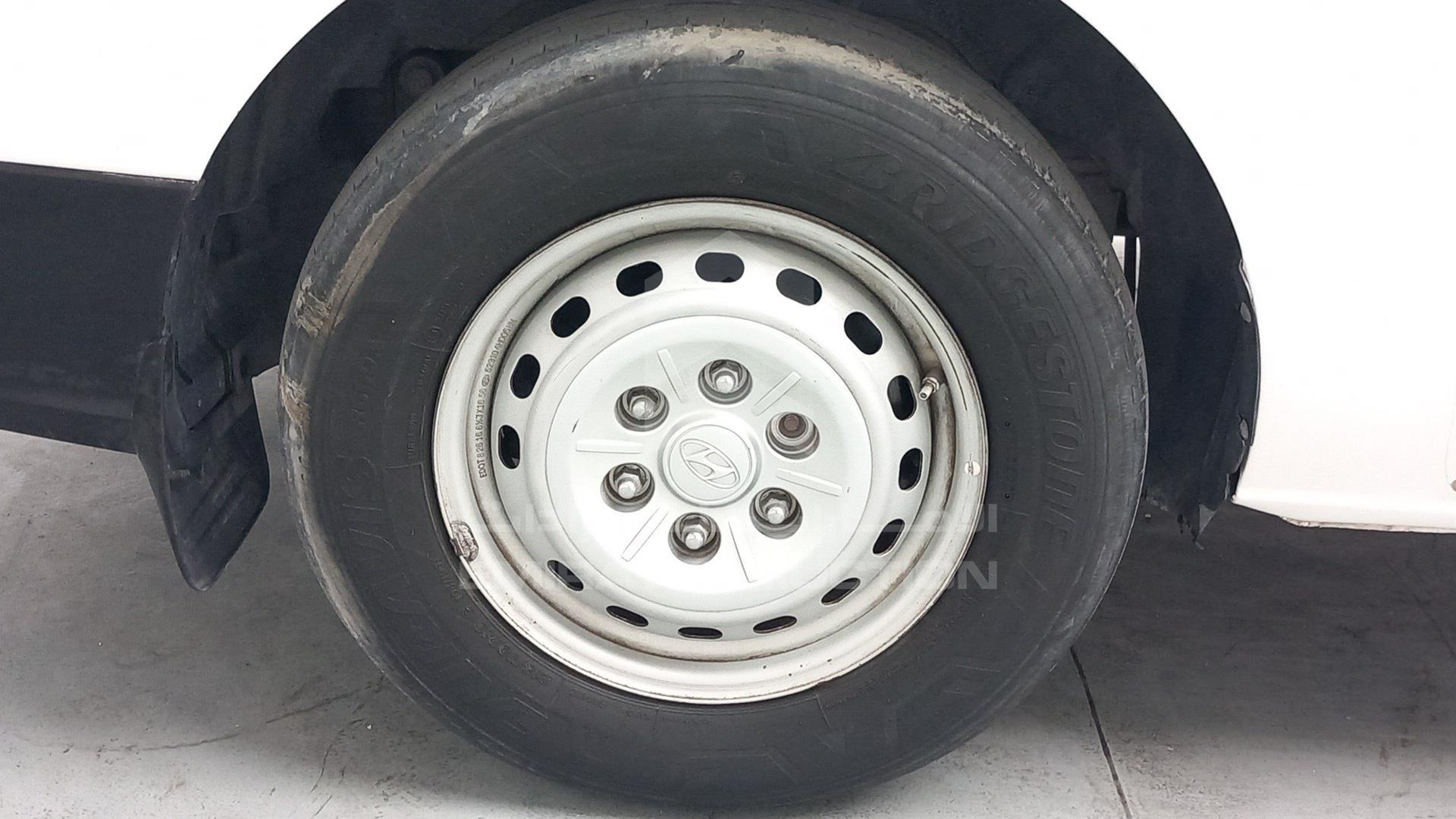 2017 HYUNDAI H1 VIN: KMJWA37R7HU866337