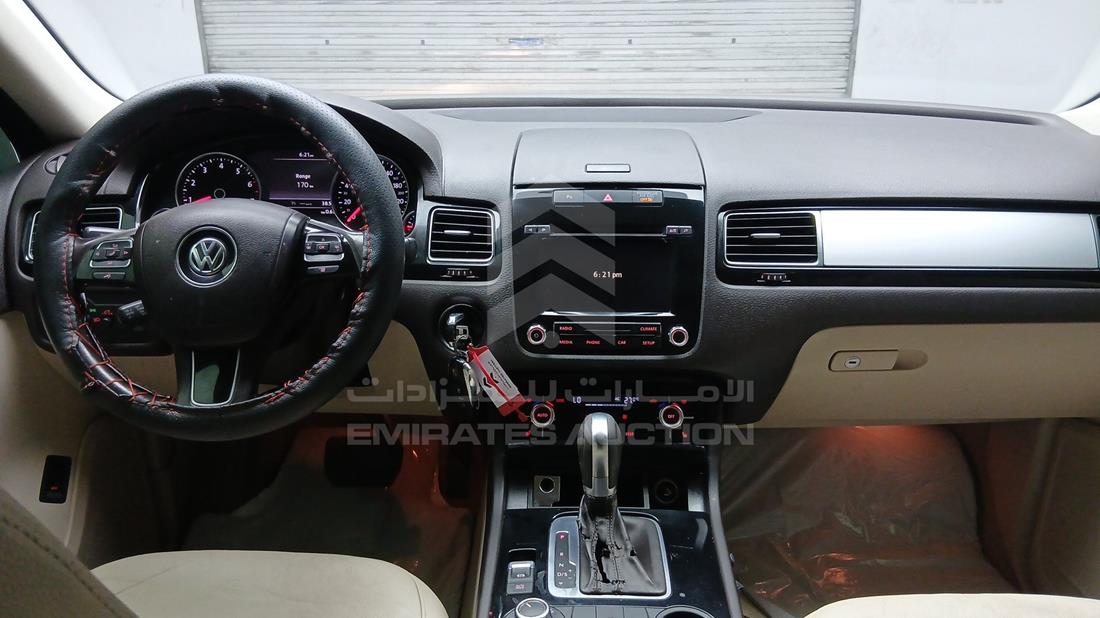 2014 Volkswagen Touareg — Entertainment Systems & Camera Monitor & Navigation — Photo 18