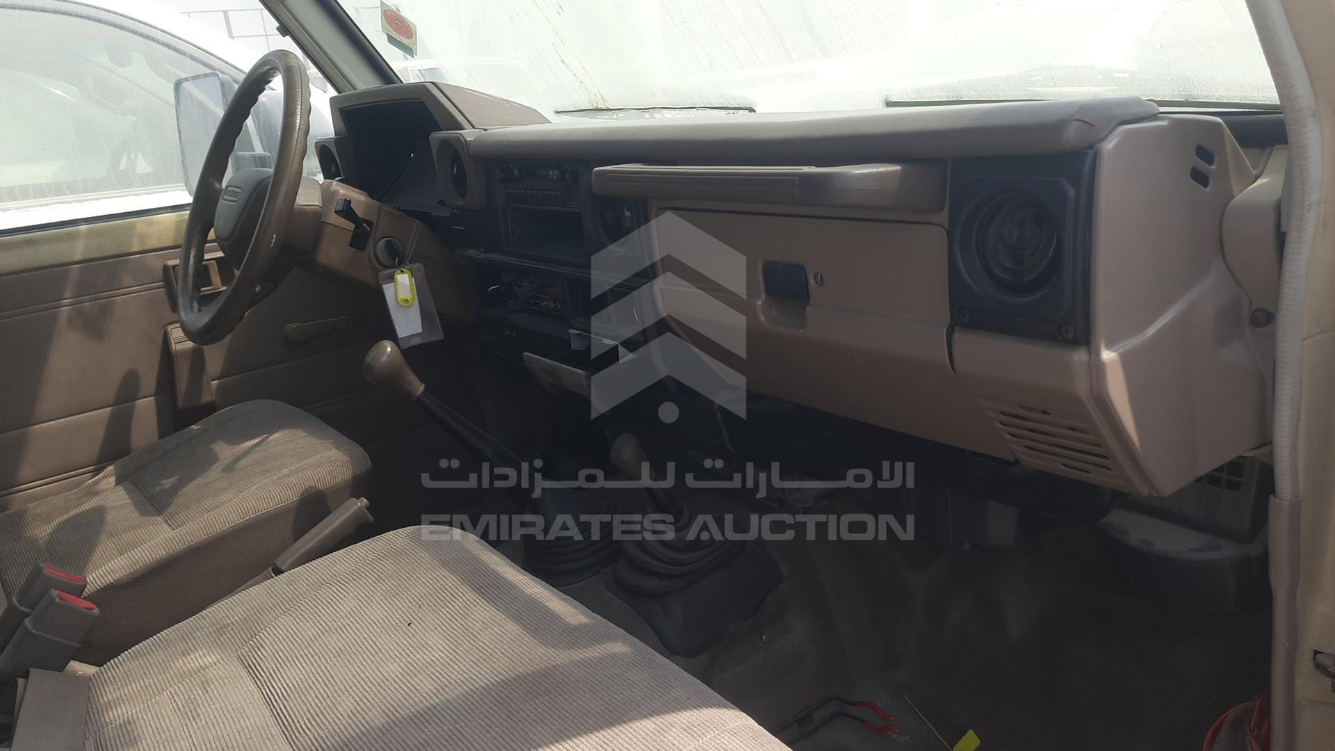 2000 TOYOTA LAND CRUISER PICKUP VIN: JTFLJ71J4Y8000999