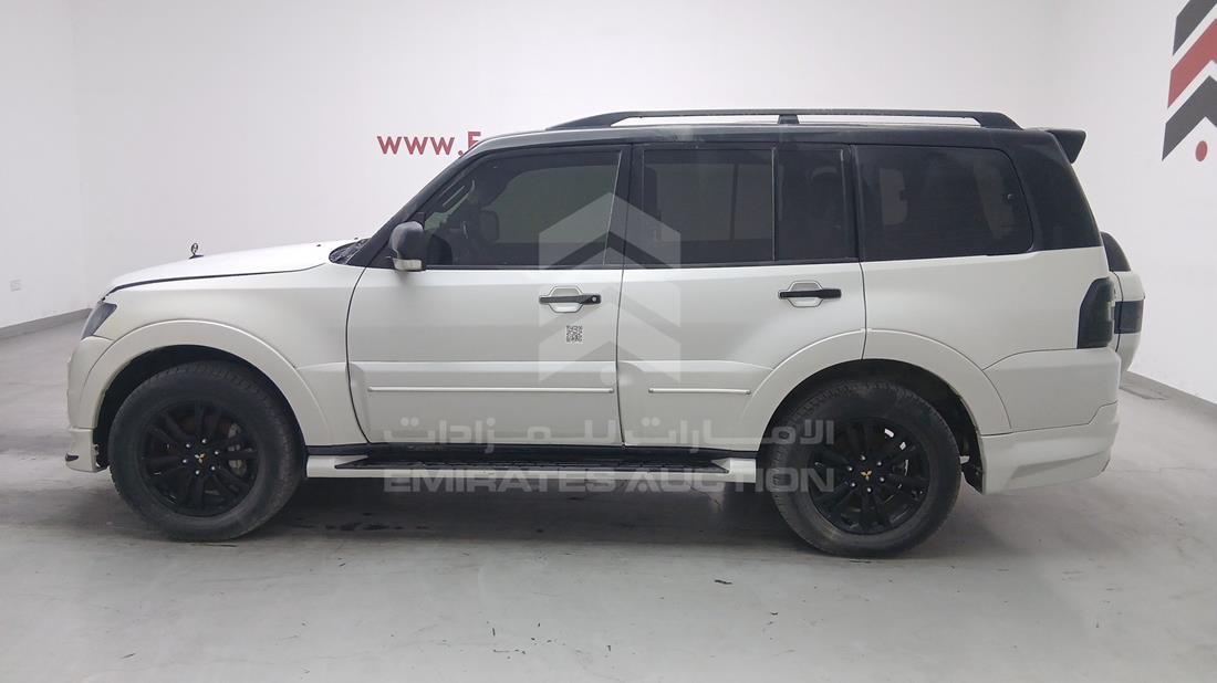 2020 Mitsubishi Pajero — Front Left Angle — Photo 8