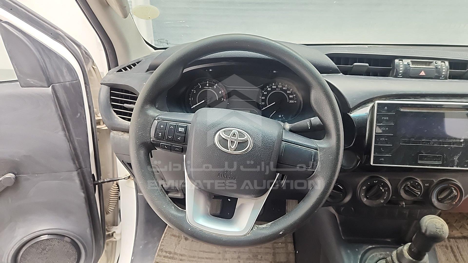 2016 TOYOTA HILUX VIN: MR0DX6CD4G0201541