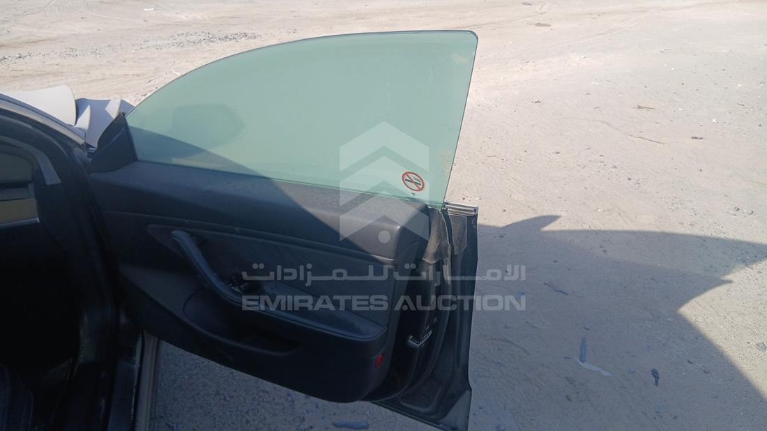 تيسلا موديل 3 2020 — الباب الأمامي الأيمن — صورة 25