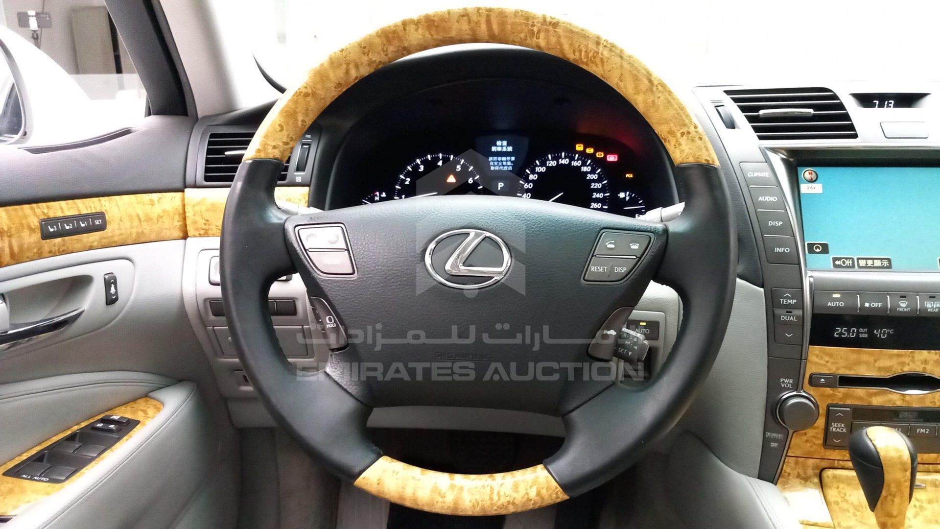 2008 LEXUS LS 460 VIN: JTHGL46F505008833