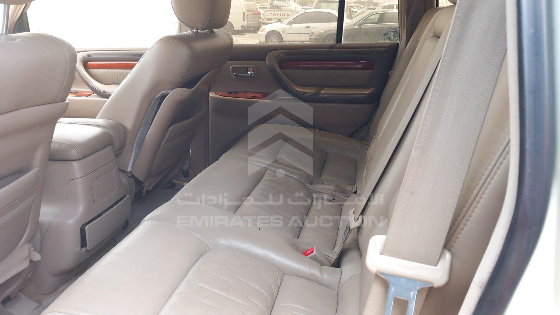 2000 LEXUS LX 470 VIN: JT6HT00W1Y0112100