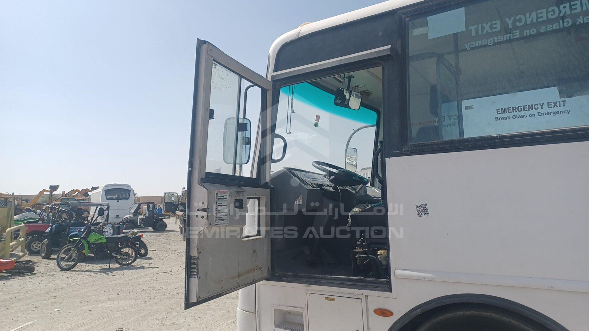 2016 TATA LPO1618 VIN: MAT449252G0L01936