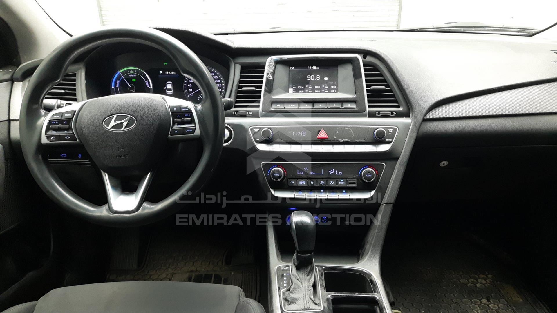 2019 HYUNDAI SONATA VIN: KMHE24130KA093014
