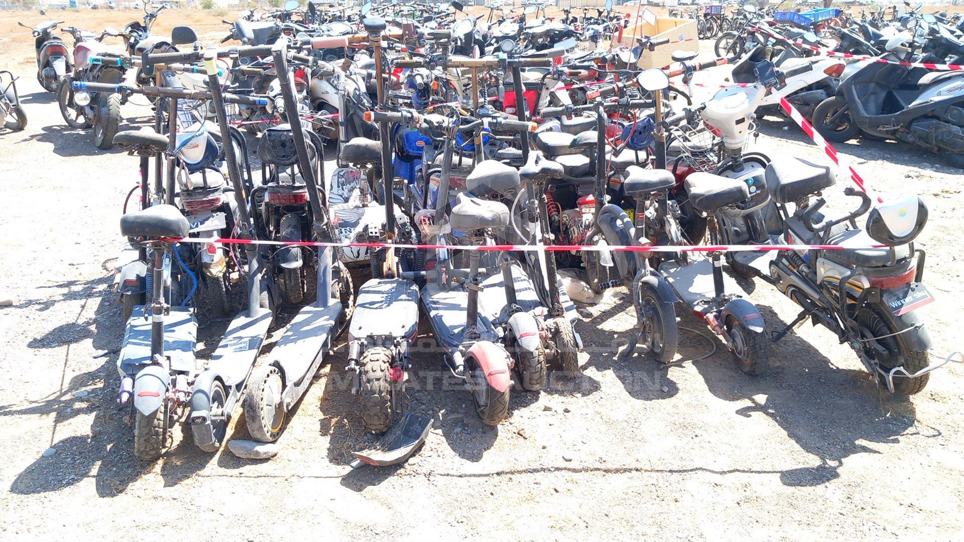 0 UNDEFINED 20 ELECTRIC SCOOTER VIN: T48V350W231008930