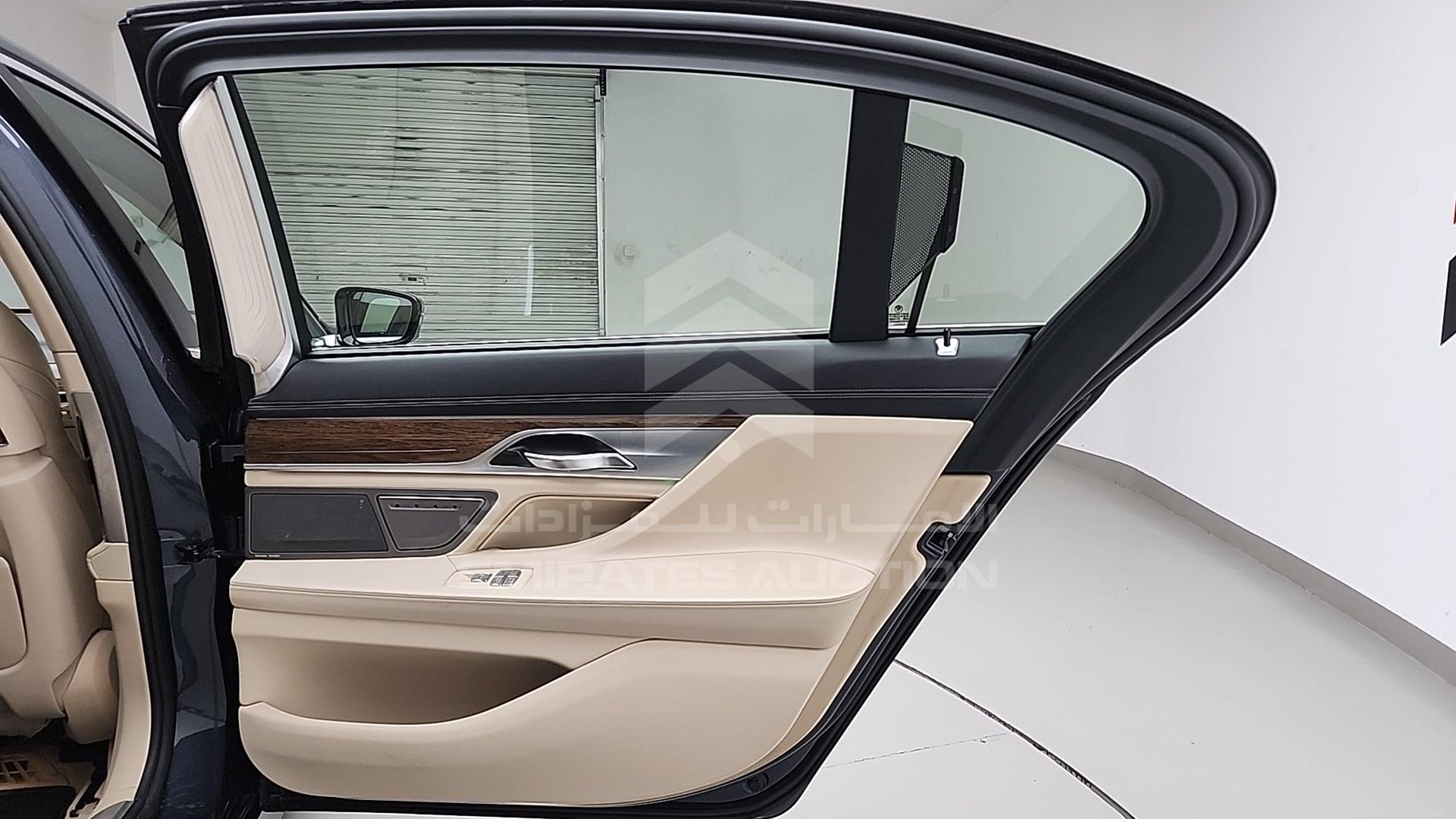 2016 BMW 740 VIN: WBA7E2C59GG546751